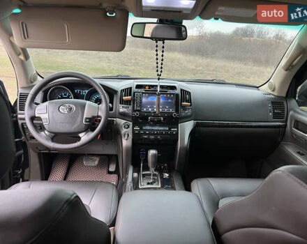 Чорний Тойота Ленд Крузер, об'ємом двигуна 4.7 л та пробігом 291 тис. км за 22800 $, фото 21 на Automoto.ua