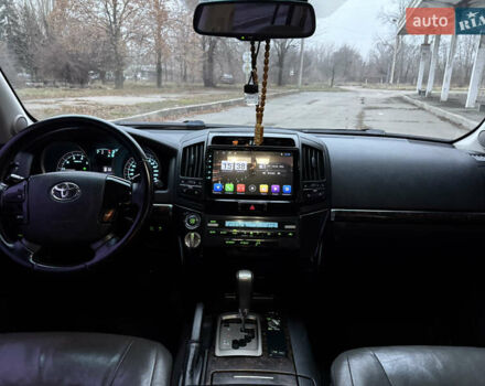 Черный Тойота Ленд Крузер, объемом двигателя 4.66 л и пробегом 315 тыс. км за 28500 $, фото 30 на Automoto.ua