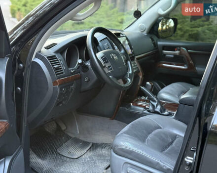Чорний Тойота Ленд Крузер, об'ємом двигуна 4.66 л та пробігом 265 тис. км за 21500 $, фото 12 на Automoto.ua
