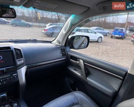 Чорний Тойота Ленд Крузер, об'ємом двигуна 4.7 л та пробігом 300 тис. км за 27999 $, фото 27 на Automoto.ua