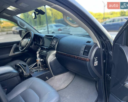 Чорний Тойота Ленд Крузер, об'ємом двигуна 4.66 л та пробігом 310 тис. км за 23900 $, фото 32 на Automoto.ua