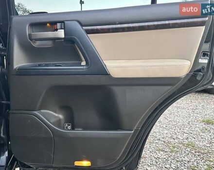 Чорний Тойота Ленд Крузер, об'ємом двигуна 4.66 л та пробігом 204 тис. км за 24300 $, фото 25 на Automoto.ua