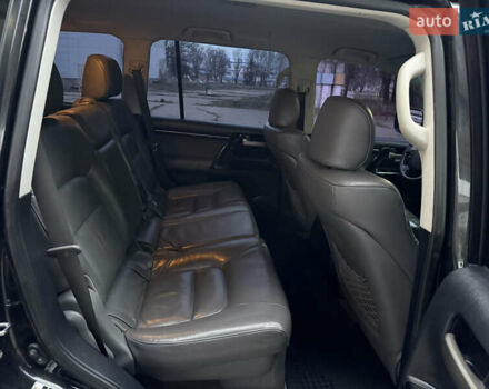Черный Тойота Ленд Крузер, объемом двигателя 4.66 л и пробегом 315 тыс. км за 28500 $, фото 29 на Automoto.ua