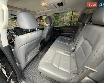 Черный Тойота Ленд Крузер, объемом двигателя 5.7 л и пробегом 220 тыс. км за 30000 $, фото 7 на Automoto.ua