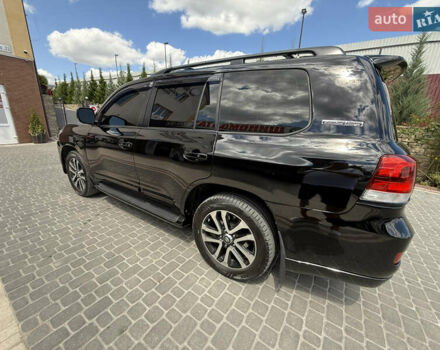 Черный Тойота Ленд Крузер, объемом двигателя 5.7 л и пробегом 220 тыс. км за 30000 $, фото 14 на Automoto.ua