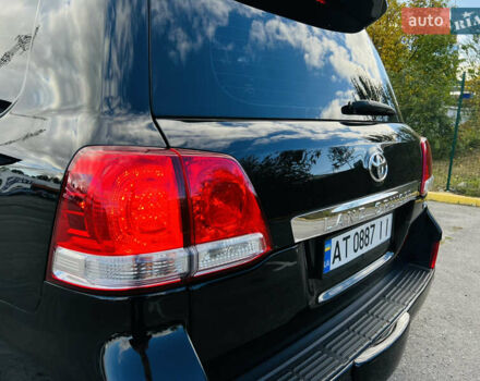 Черный Тойота Ленд Крузер, объемом двигателя 5.7 л и пробегом 239 тыс. км за 23500 $, фото 6 на Automoto.ua