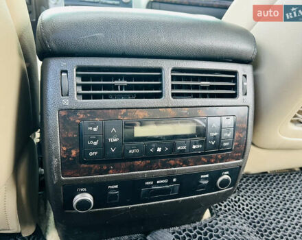 Черный Тойота Ленд Крузер, объемом двигателя 5.7 л и пробегом 239 тыс. км за 23500 $, фото 42 на Automoto.ua