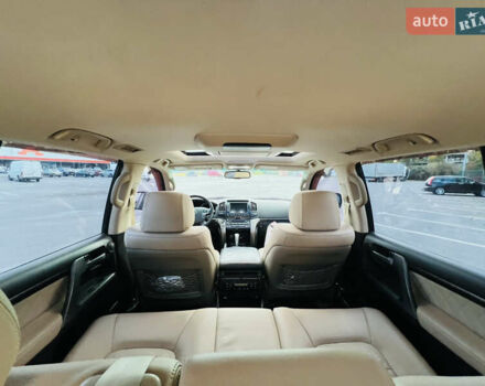 Черный Тойота Ленд Крузер, объемом двигателя 5.7 л и пробегом 239 тыс. км за 23500 $, фото 41 на Automoto.ua