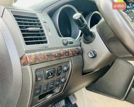 Черный Тойота Ленд Крузер, объемом двигателя 5.7 л и пробегом 239 тыс. км за 23500 $, фото 25 на Automoto.ua