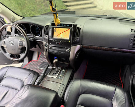 Черный Тойота Ленд Крузер, объемом двигателя 4.66 л и пробегом 265 тыс. км за 25500 $, фото 25 на Automoto.ua