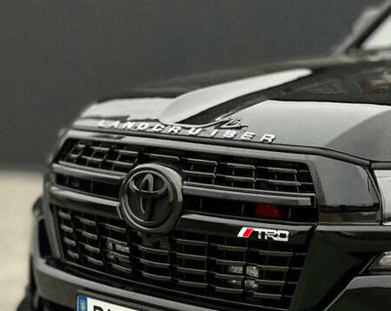 Черный Тойота Ленд Крузер, объемом двигателя 5.7 л и пробегом 270 тыс. км за 29999 $, фото 18 на Automoto.ua