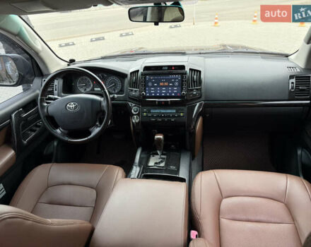 Черный Тойота Ленд Крузер, объемом двигателя 4.46 л и пробегом 155 тыс. км за 25500 $, фото 8 на Automoto.ua