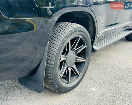 Черный Тойота Ленд Крузер, объемом двигателя 5.7 л и пробегом 239 тыс. км за 23500 $, фото 17 на Automoto.ua