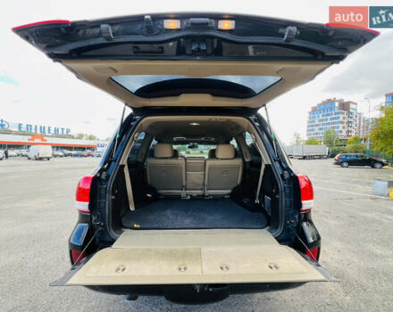 Черный Тойота Ленд Крузер, объемом двигателя 5.7 л и пробегом 239 тыс. км за 23500 $, фото 10 на Automoto.ua