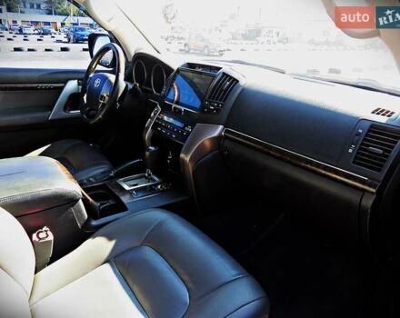 Черный Тойота Ленд Крузер, объемом двигателя 4.66 л и пробегом 312 тыс. км за 31800 $, фото 21 на Automoto.ua