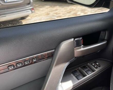 Черный Тойота Ленд Крузер, объемом двигателя 5.7 л и пробегом 69 тыс. км за 49999 $, фото 22 на Automoto.ua