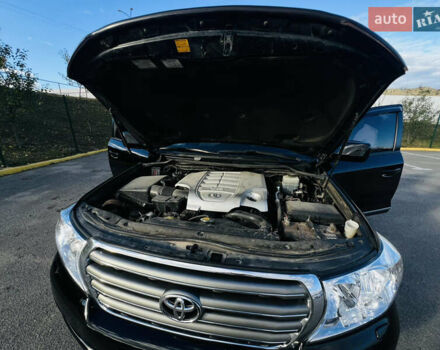 Черный Тойота Ленд Крузер, объемом двигателя 5.7 л и пробегом 239 тыс. км за 23500 $, фото 50 на Automoto.ua