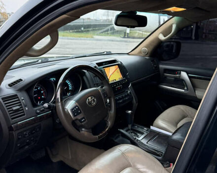 Черный Тойота Ленд Крузер, объемом двигателя 4.46 л и пробегом 280 тыс. км за 25900 $, фото 12 на Automoto.ua