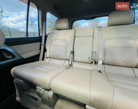 Черный Тойота Ленд Крузер, объемом двигателя 5.7 л и пробегом 239 тыс. км за 23500 $, фото 37 на Automoto.ua