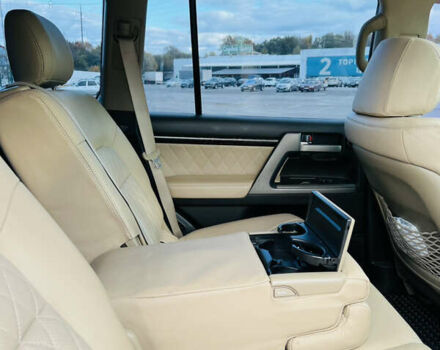 Черный Тойота Ленд Крузер, объемом двигателя 5.7 л и пробегом 239 тыс. км за 23500 $, фото 39 на Automoto.ua