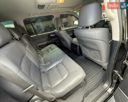 Черный Тойота Ленд Крузер, объемом двигателя 5.7 л и пробегом 220 тыс. км за 30000 $, фото 8 на Automoto.ua