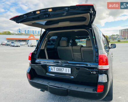 Черный Тойота Ленд Крузер, объемом двигателя 5.7 л и пробегом 239 тыс. км за 23500 $, фото 9 на Automoto.ua