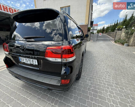 Черный Тойота Ленд Крузер, объемом двигателя 5.7 л и пробегом 220 тыс. км за 30000 $, фото 19 на Automoto.ua