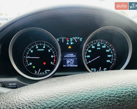 Черный Тойота Ленд Крузер, объемом двигателя 5.7 л и пробегом 239 тыс. км за 23500 $, фото 27 на Automoto.ua