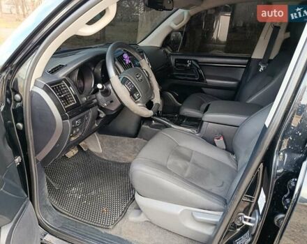 Чорний Тойота Ленд Крузер, об'ємом двигуна 4.46 л та пробігом 270 тис. км за 23500 $, фото 8 на Automoto.ua