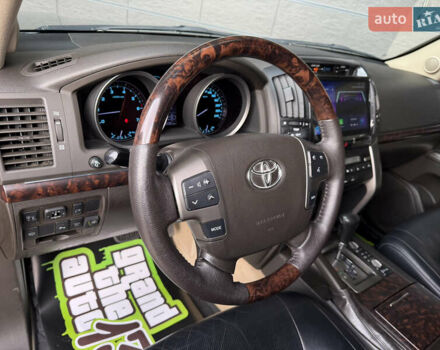 Черный Тойота Ленд Крузер, объемом двигателя 4.7 л и пробегом 170 тыс. км за 29500 $, фото 13 на Automoto.ua