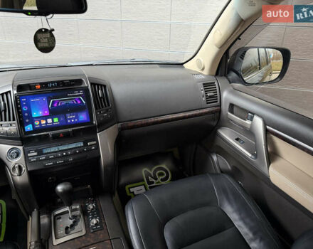 Черный Тойота Ленд Крузер, объемом двигателя 4.7 л и пробегом 170 тыс. км за 29500 $, фото 17 на Automoto.ua