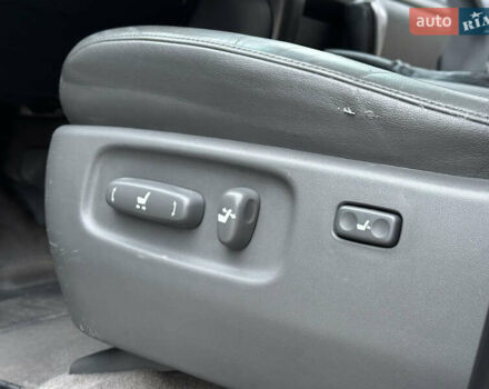 Чорний Тойота Ленд Крузер, об'ємом двигуна 4.46 л та пробігом 210 тис. км за 27500 $, фото 60 на Automoto.ua