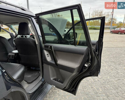 Черный Тойота Ленд Крузер, объемом двигателя 2.69 л и пробегом 267 тыс. км за 18700 $, фото 16 на Automoto.ua