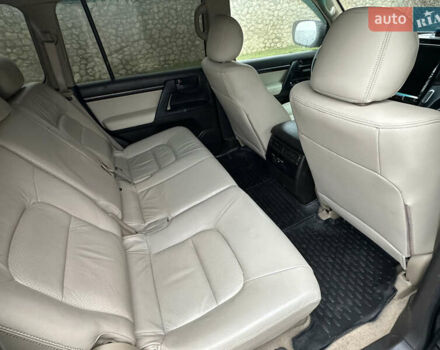 Черный Тойота Ленд Крузер, объемом двигателя 4.46 л и пробегом 284 тыс. км за 25999 $, фото 28 на Automoto.ua