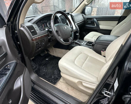 Черный Тойота Ленд Крузер, объемом двигателя 4.46 л и пробегом 284 тыс. км за 25999 $, фото 22 на Automoto.ua