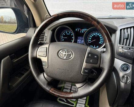 Черный Тойота Ленд Крузер, объемом двигателя 4.7 л и пробегом 170 тыс. км за 29500 $, фото 12 на Automoto.ua