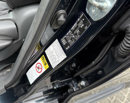 Черный Тойота Ленд Крузер, объемом двигателя 2.69 л и пробегом 267 тыс. км за 18700 $, фото 20 на Automoto.ua