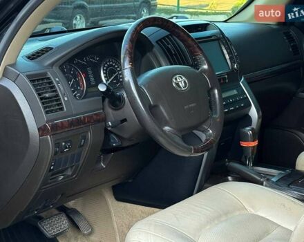 Чорний Тойота Ленд Крузер, об'ємом двигуна 4.46 л та пробігом 283 тис. км за 27900 $, фото 5 на Automoto.ua