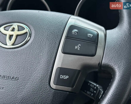 Чорний Тойота Ленд Крузер, об'ємом двигуна 4.46 л та пробігом 210 тис. км за 27500 $, фото 64 на Automoto.ua