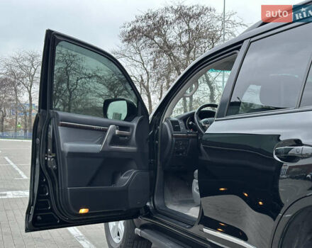 Чорний Тойота Ленд Крузер, об'ємом двигуна 4.46 л та пробігом 210 тис. км за 27500 $, фото 52 на Automoto.ua