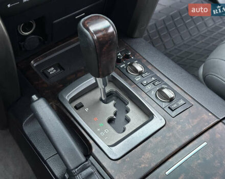 Чорний Тойота Ленд Крузер, об'ємом двигуна 4.46 л та пробігом 210 тис. км за 27500 $, фото 76 на Automoto.ua