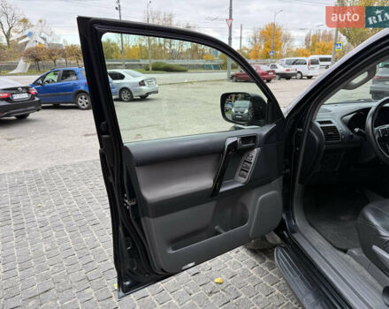 Черный Тойота Ленд Крузер, объемом двигателя 2.69 л и пробегом 267 тыс. км за 18700 $, фото 17 на Automoto.ua