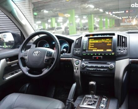 Чорний Тойота Ленд Крузер, об'ємом двигуна 0 л та пробігом 278 тис. км за 24990 $, фото 17 на Automoto.ua