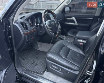 Черный Тойота Ленд Крузер, объемом двигателя 4.5 л и пробегом 335 тыс. км за 23500 $, фото 17 на Automoto.ua