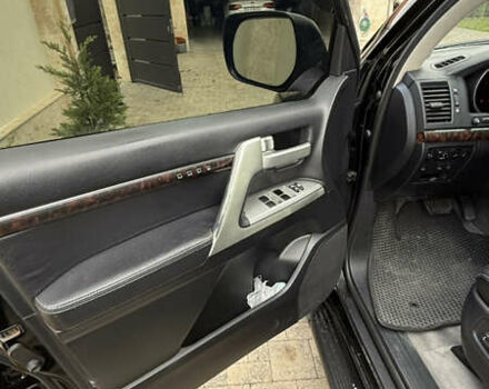 Чорний Тойота Ленд Крузер, об'ємом двигуна 4.46 л та пробігом 264 тис. км за 29000 $, фото 10 на Automoto.ua