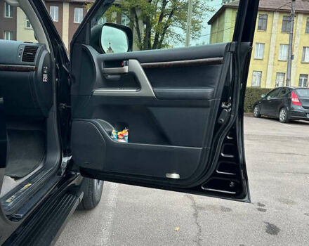 Черный Тойота Ленд Крузер, объемом двигателя 4.67 л и пробегом 290 тыс. км за 27000 $, фото 5 на Automoto.ua