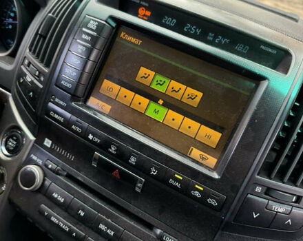 Черный Тойота Ленд Крузер, объемом двигателя 4.46 л и пробегом 294 тыс. км за 30000 $, фото 1 на Automoto.ua