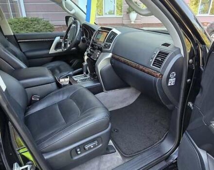 Чорний Тойота Ленд Крузер, об'ємом двигуна 4.61 л та пробігом 305 тис. км за 29000 $, фото 19 на Automoto.ua