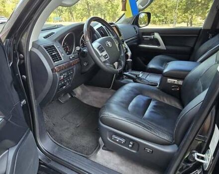 Чорний Тойота Ленд Крузер, об'ємом двигуна 4.61 л та пробігом 305 тис. км за 29000 $, фото 53 на Automoto.ua