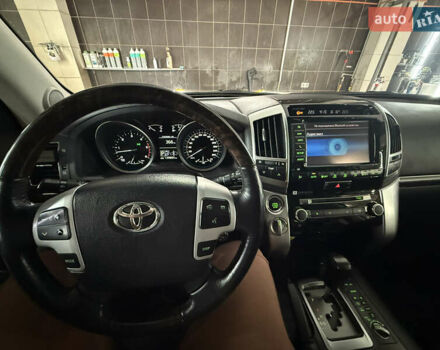 Черный Тойота Ленд Крузер, объемом двигателя 4.46 л и пробегом 140 тыс. км за 41000 $, фото 3 на Automoto.ua